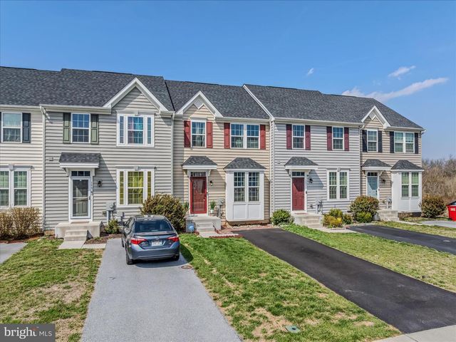 203 ONTARIO DR, Falling Waters, WV 25419