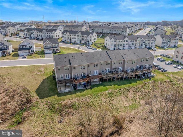 203 ONTARIO DR, Falling Waters, WV 25419