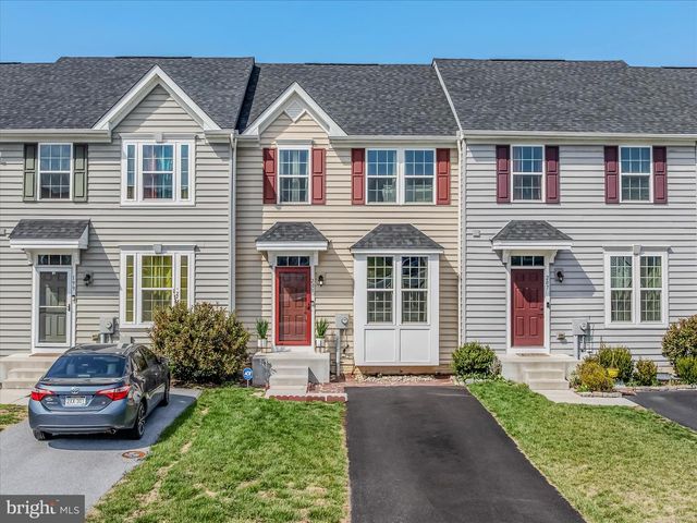 203 ONTARIO DR, Falling Waters, WV 25419