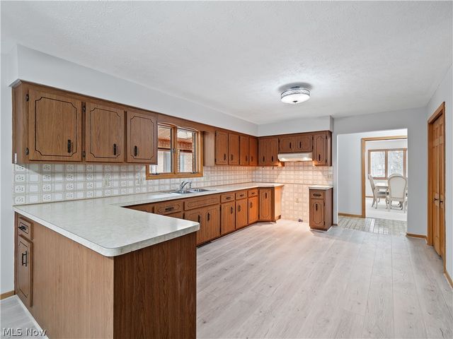 14345 W Sprague Road, Strongsville, OH 44136