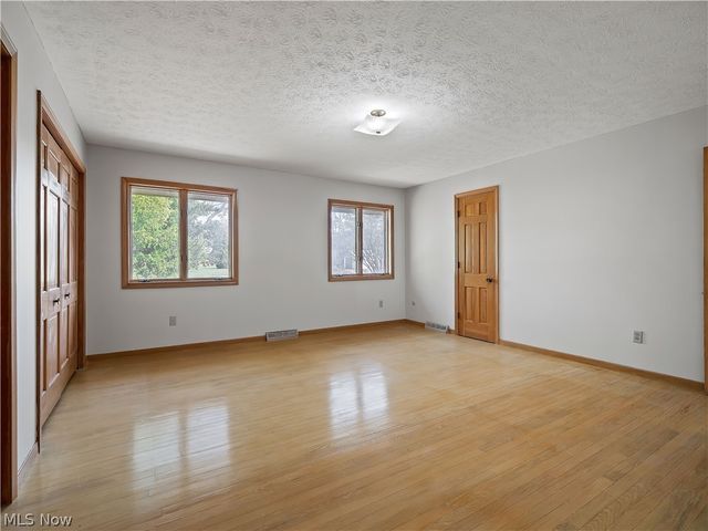 14345 W Sprague Road, Strongsville, OH 44136