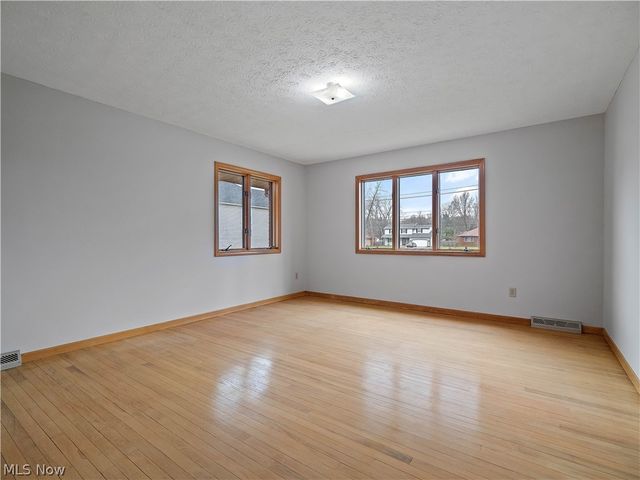 14345 W Sprague Road, Strongsville, OH 44136