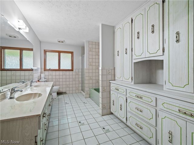 14345 W Sprague Road, Strongsville, OH 44136