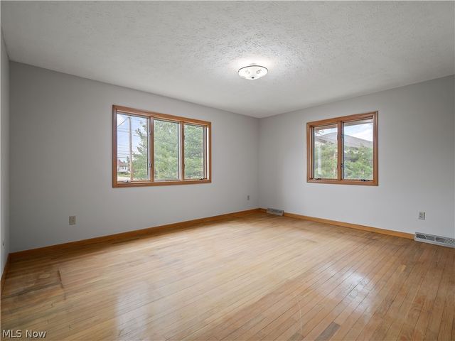 14345 W Sprague Road, Strongsville, OH 44136