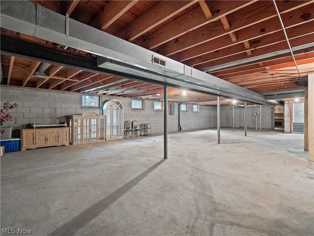 14345 W Sprague Road, Strongsville, OH 44136