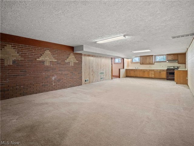 14345 W Sprague Road, Strongsville, OH 44136