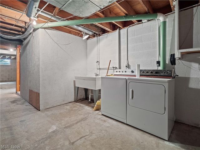 14345 W Sprague Road, Strongsville, OH 44136