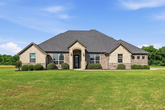 1101 W Iberian Court, Granbury, TX 76048