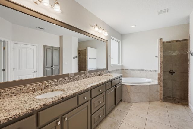 1101 W Iberian Court, Granbury, TX 76048
