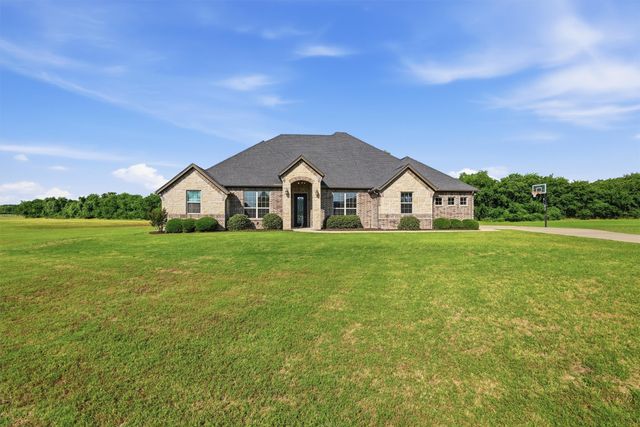 1101 W Iberian Court, Granbury, TX 76048