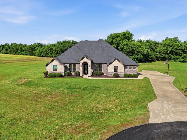 1101 W Iberian Court, Granbury, TX 76048