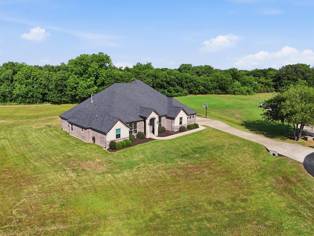 1101 W Iberian Court, Granbury, TX 76048
