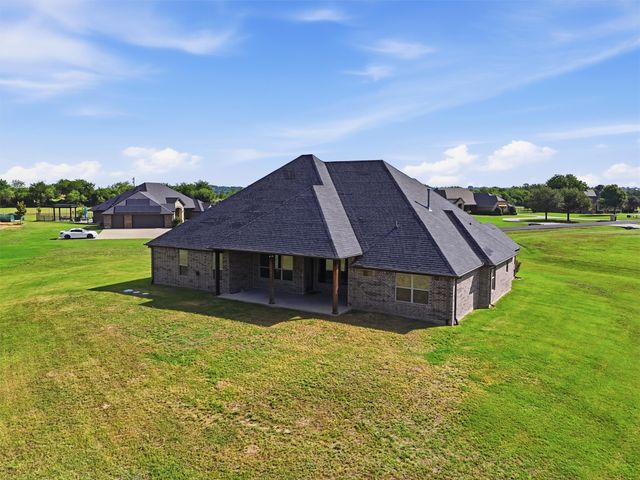 1101 W Iberian Court, Granbury, TX 76048