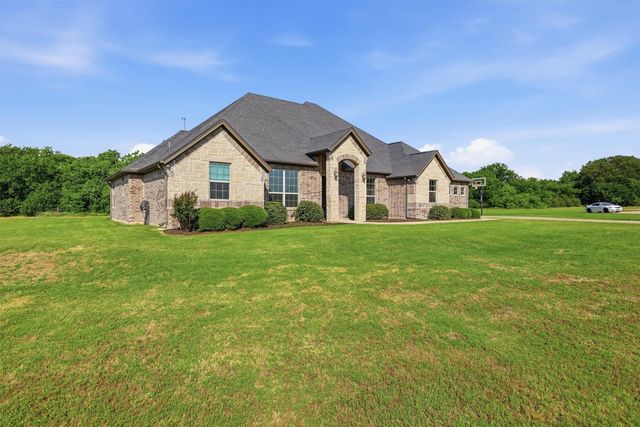 1101 W Iberian Court, Granbury, TX 76048