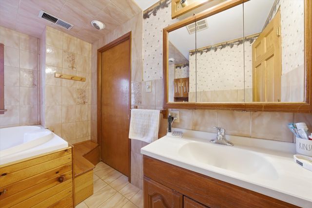 10716 S Nashville Avenue, Worth, IL 60482