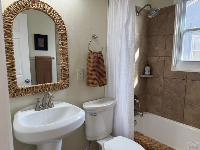 2519 6th Ave, Pueblo, CO 81003