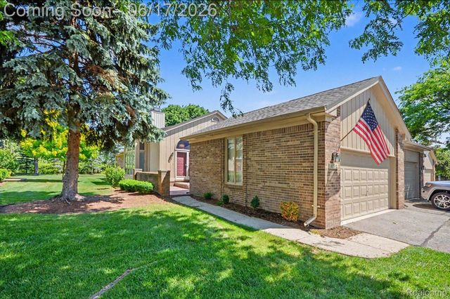 16569 Congress Drive, Clinton Charter Township, MI 48038