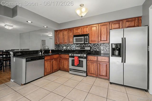 16569 Congress Drive, Clinton Charter Township, MI 48038