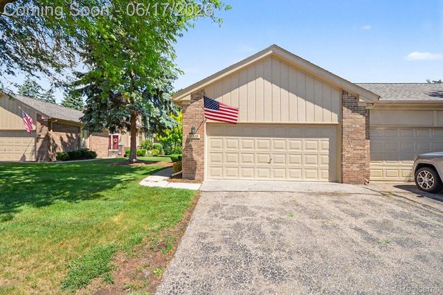 16569 Congress Drive, Clinton Charter Township, MI 48038