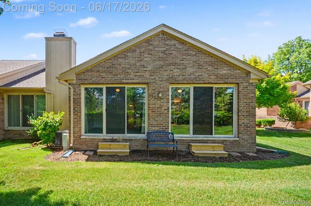 16569 Congress Drive, Clinton Charter Township, MI 48038