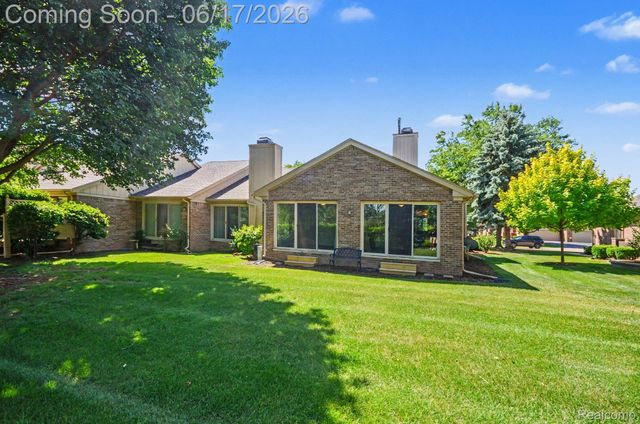 16569 Congress Drive, Clinton Charter Township, MI 48038