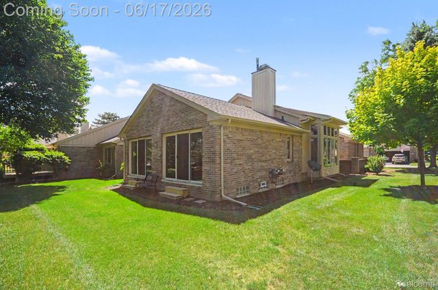16569 Congress Drive, Clinton Charter Township, MI 48038
