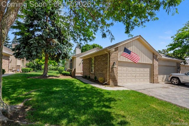 16569 Congress Drive, Clinton Charter Township, MI 48038