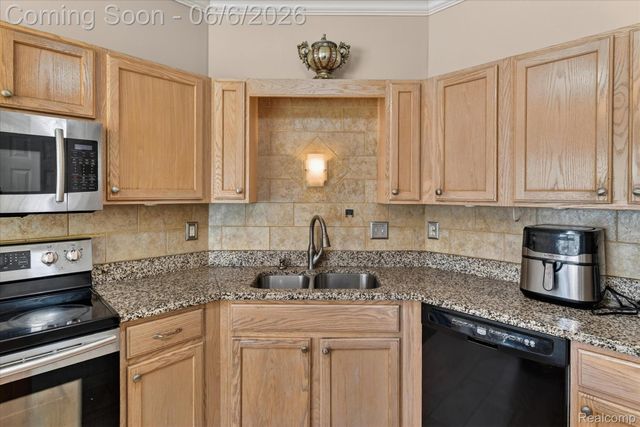 5324 Sequoia Court, Burton, MI 48439