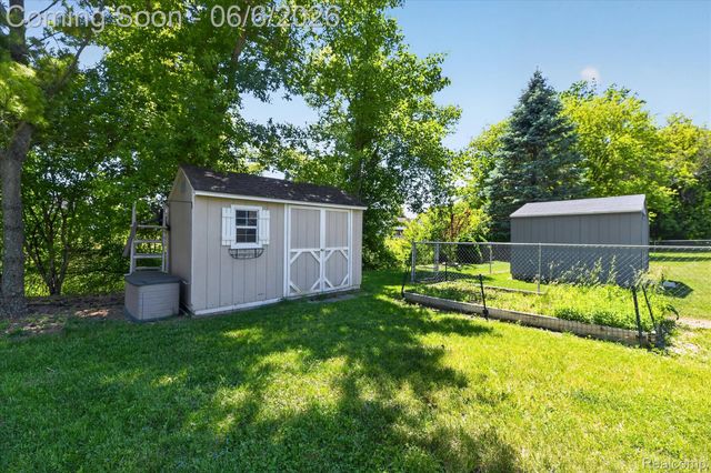 5324 Sequoia Court, Burton, MI 48439