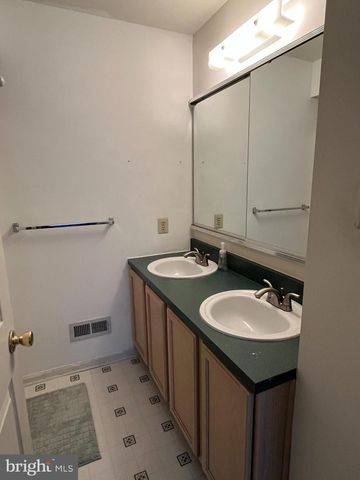 9103 BLUE HERON CT, Palmyra, NJ 08065