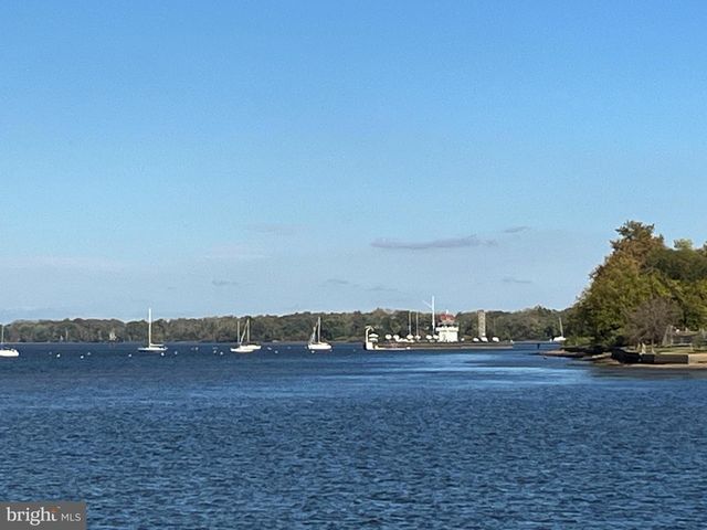 9103 BLUE HERON CT, Palmyra, NJ 08065