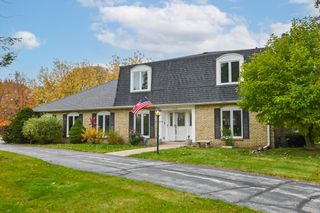 3285 Old Lantern DRIVE, Brookfield, WI 53005