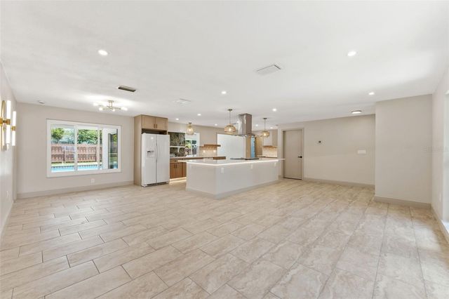 10711 FRANCIS LN, Largo, FL 33774