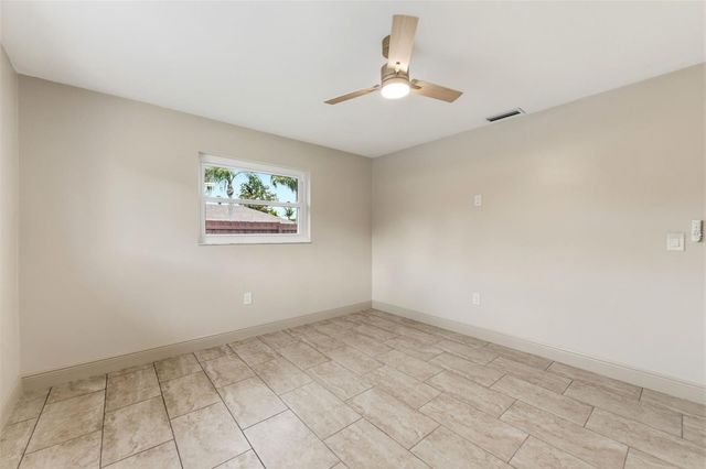 10711 FRANCIS LN, Largo, FL 33774