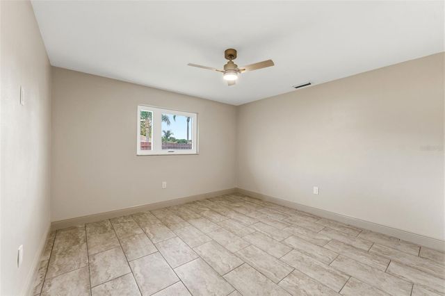 10711 FRANCIS LN, Largo, FL 33774