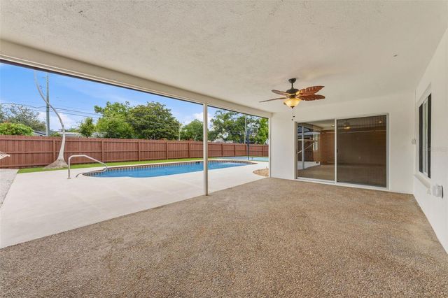 10711 FRANCIS LN, Largo, FL 33774