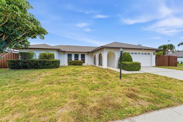 10711 FRANCIS LN, Largo, FL 33774