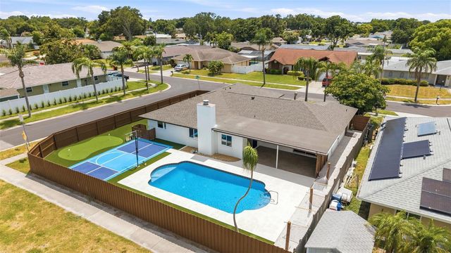 10711 FRANCIS LN, Largo, FL 33774
