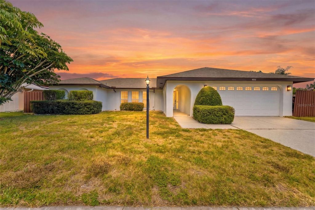 10711 FRANCIS LN, Largo, FL 33774