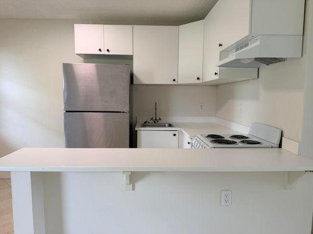 5174 NE 6th Avenue 526, Oakland Park, FL 33334
