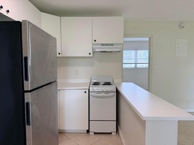 5174 NE 6th Avenue 526, Oakland Park, FL 33334