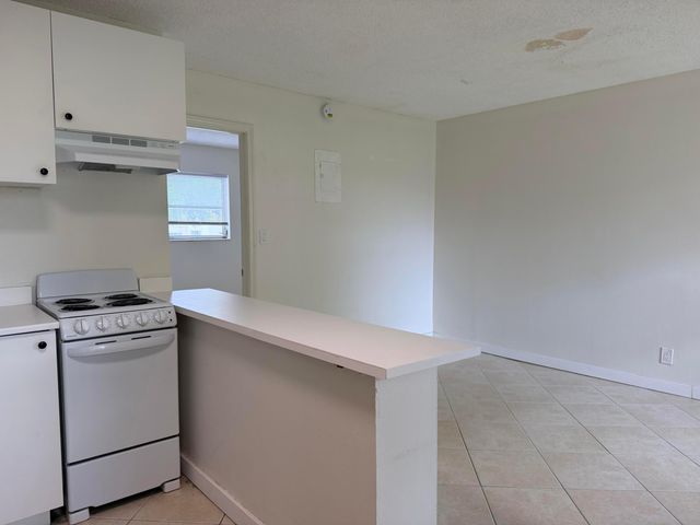 5174 NE 6th Avenue 526, Oakland Park, FL 33334