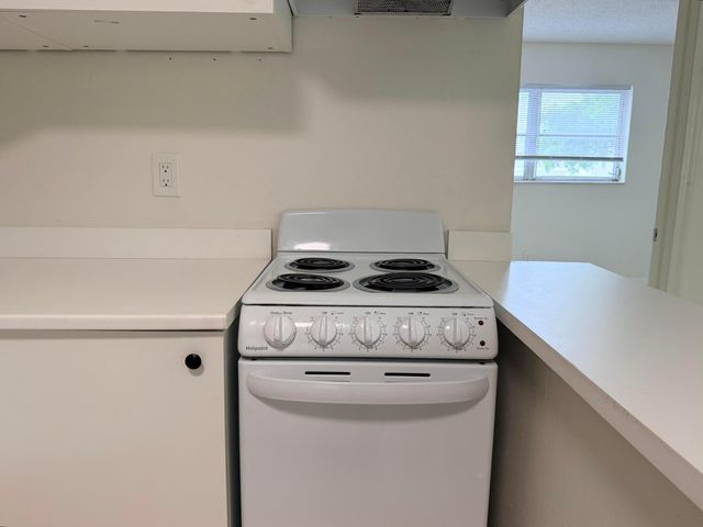 5174 NE 6th Avenue 526, Oakland Park, FL 33334