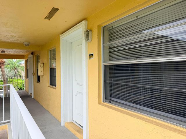 5174 NE 6th Avenue 526, Oakland Park, FL 33334