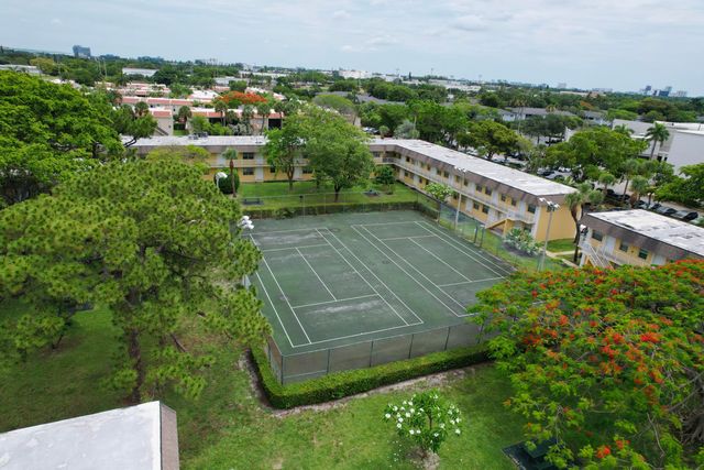 5174 NE 6th Avenue 526, Oakland Park, FL 33334
