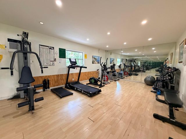 5174 NE 6th Avenue 526, Oakland Park, FL 33334