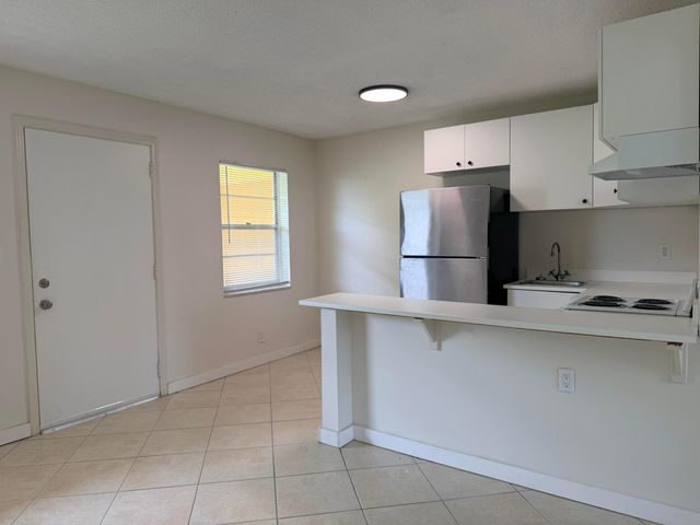 5174 NE 6th Avenue 526, Oakland Park, FL 33334