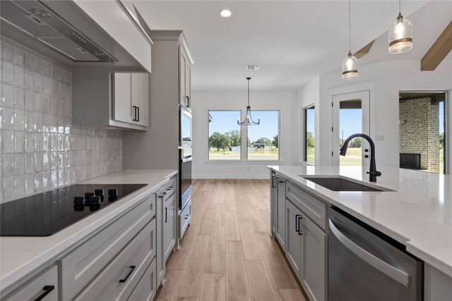 104 Prairie Winds Drive, Poolville, TX 76487