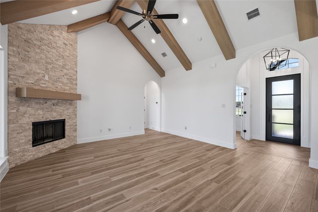 104 Prairie Winds Drive, Poolville, TX 76487