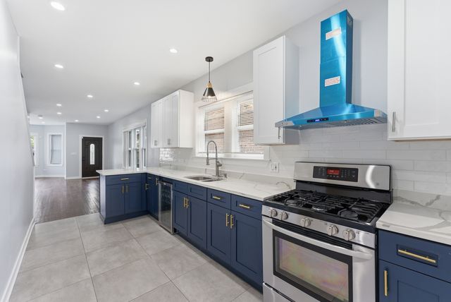 12238 S YALE Avenue, Chicago, IL 60628